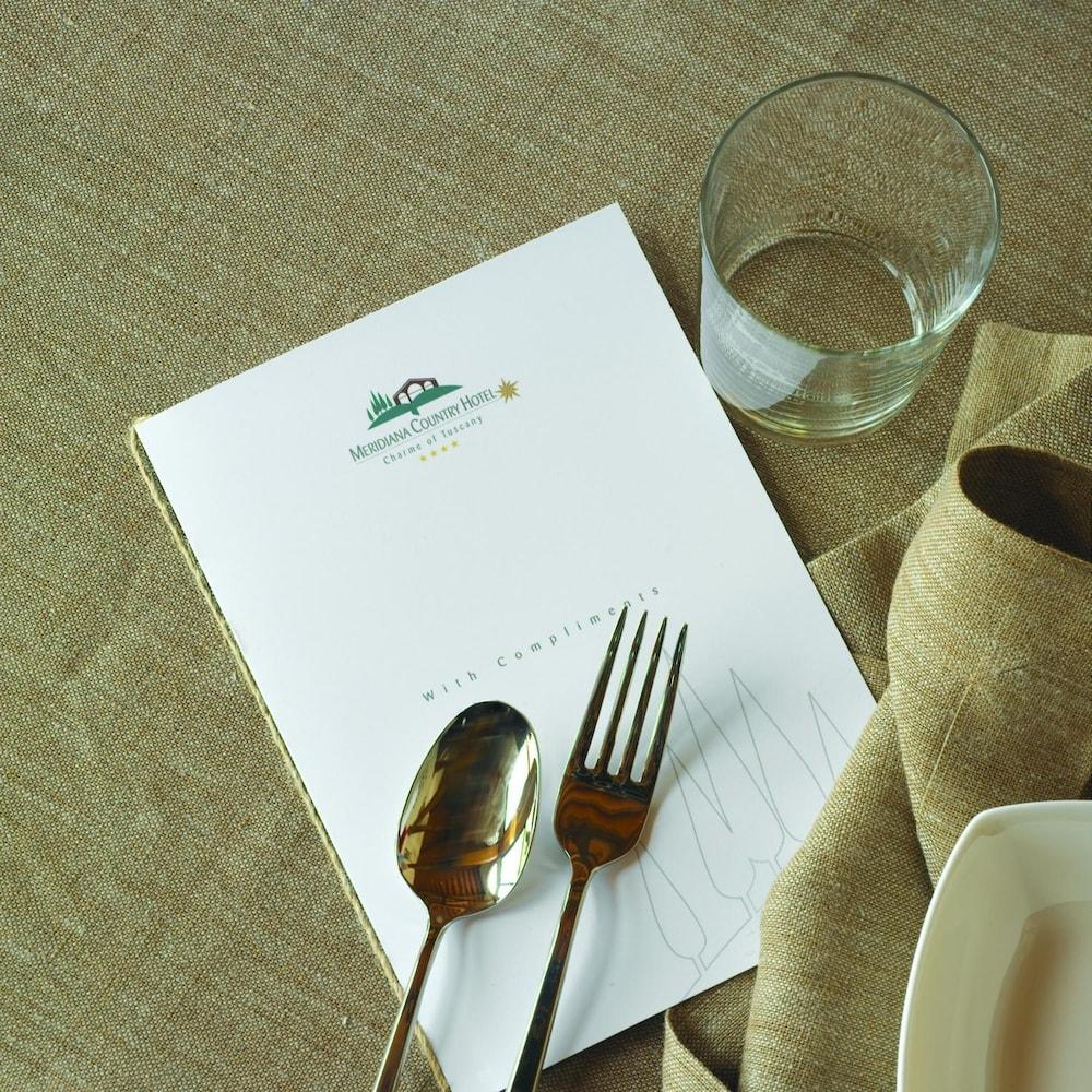 Meridiana Country Hotel Каленцано Екстер'єр фото