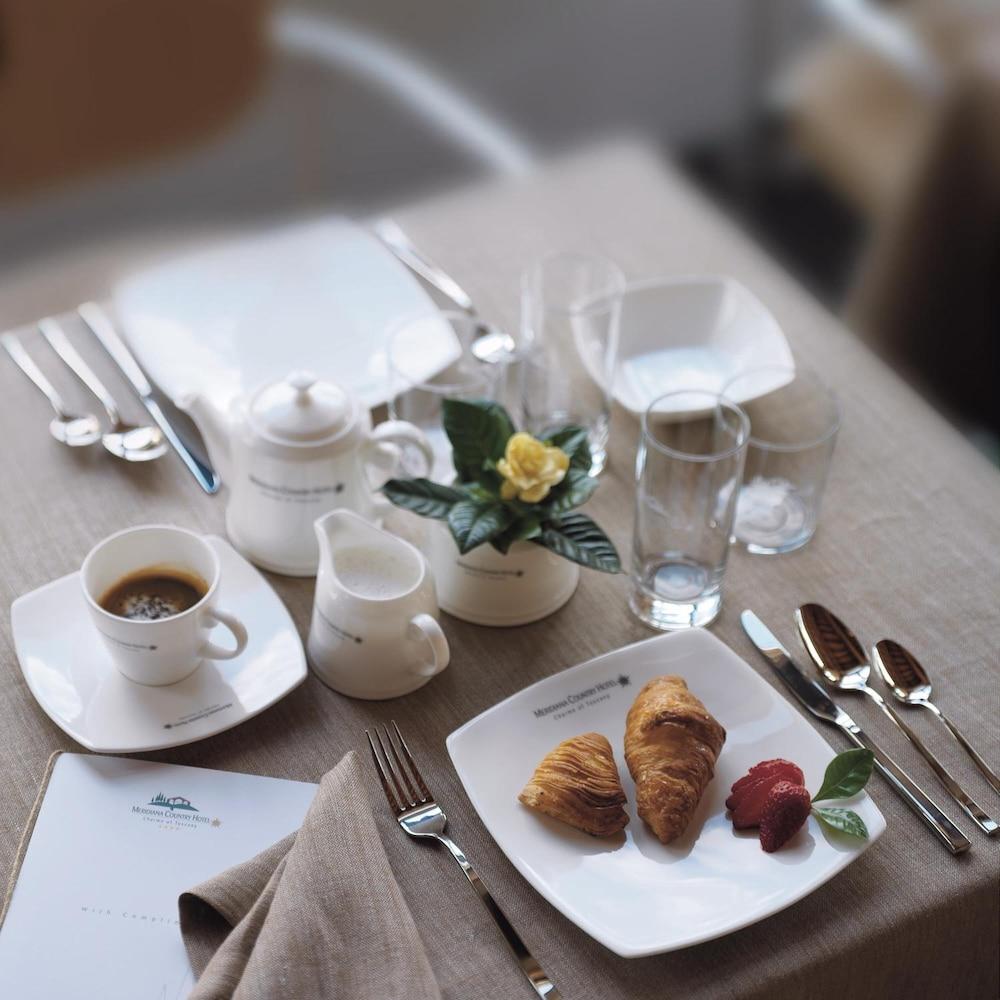Meridiana Country Hotel Каленцано Екстер'єр фото