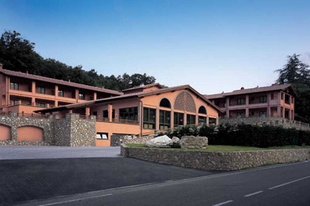 Meridiana Country Hotel Каленцано Екстер'єр фото